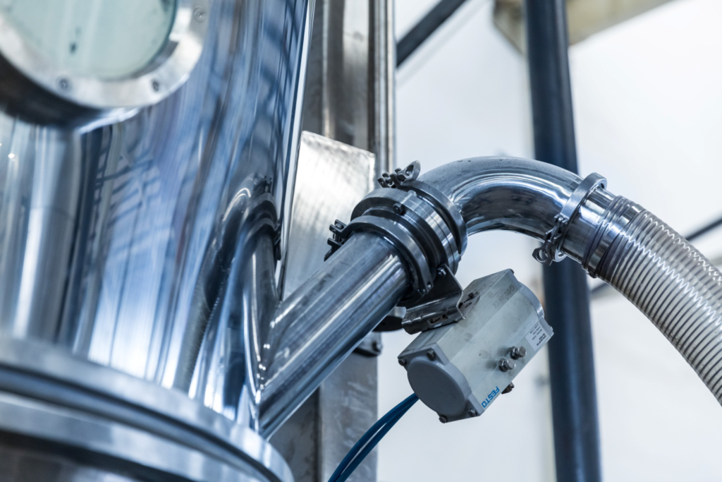 fluid bed processor : expansion chamber