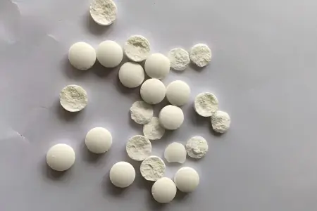 salt-tablets-high-moisture-surface-defects